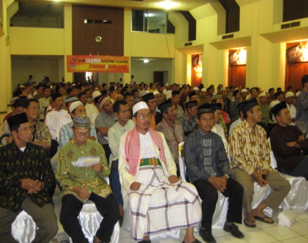 12 Peserta Memadati Graha YKPP dalam Acara Forum Silaturahim Ulama’-Kyai-Asatid & Istihlal 1430 H