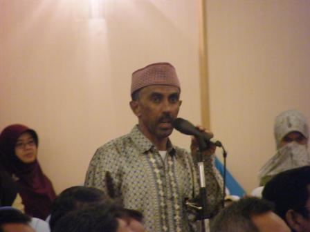 dscf5851 Salah seorang peserta memberikan pertanyaan