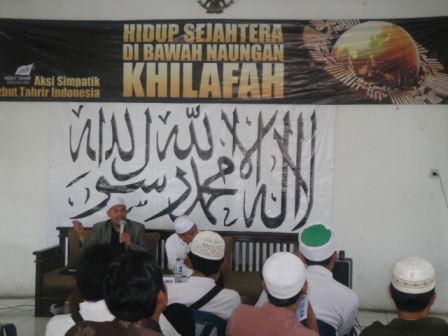 sekitar-35-peserta-yang-terdiri-dari-alim-ulama-asatidz-dan-aktivis-dakwah-hadir-mengikuti-workshop-ulama-yang-diselenggaraka Sekitar 35 peserta yang terdiri dari alim ulama, Asatidz dan aktivis dakwah hadir mengikuti Workshop Ulama yang diselenggaraka