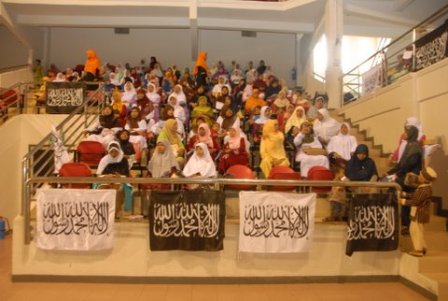 dsc_2815 Tempat duduk peserta Akhwat Konferensi Rajab 1432H DPD I HTI KEPRI, GOR/Sport Hall Temenggung Abdul Jamal, Batam, 10 Rajab1432 H / 12 Juni 2011M, Jam 08.00 – 12.00 WIB