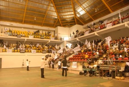 dsc_2912 Awal peserta memasuki Konferensi Rajab 1432H DPD I HTI KEPRI, GOR/Sport Hall Temenggung Abdul Jamal, Batam, 10 Rajab1432 H / 12 Juni 2011M, Jam 08.00 – 12.00 WIB.