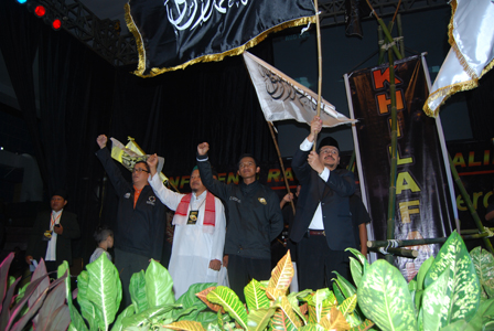 pengibaran-arroyaliwa-oleh-tokoh-dan-jubir-hti Pengibaran Arroya & Liwa Oleh Tokoh dan Jubir HTI