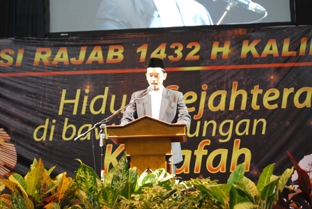 ust-abim-fathan-dpd-i-hti-kaltim-sebagai-opening-speech Ust. Abim Fathan (DPD I HTI Kaltim) membacakan Opening Speech