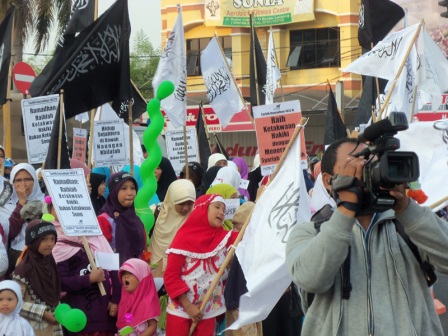 media-sedang-melakukan-pengambilan-gambar Media sedang melakukan Pengambilan gambar