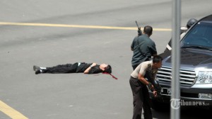 teror-bom-di-sarinah-jakarta_20160114_140953