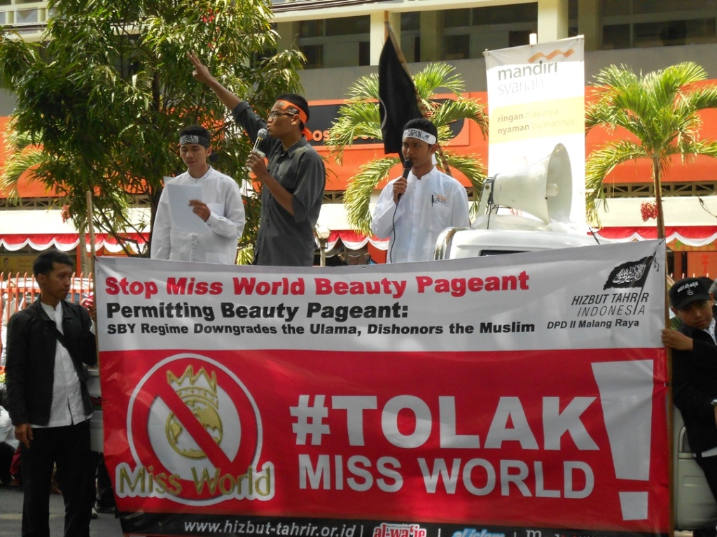 Miss World Bali, Exploitasi Wanita Berkedok Pariwisata